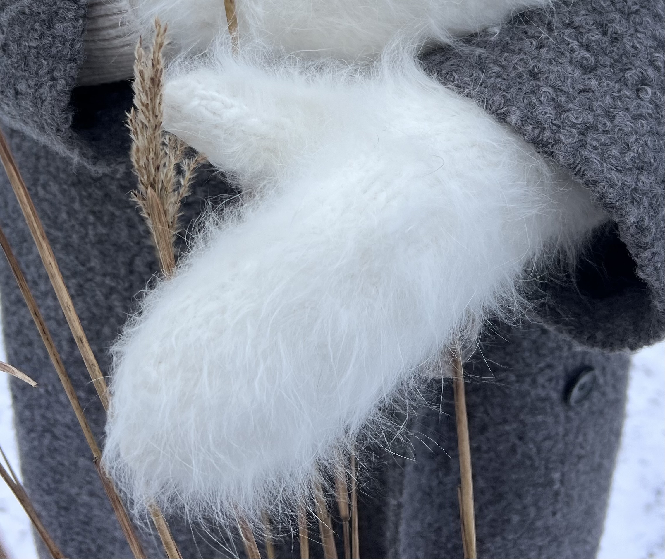 Damenhandschuhe aus weißem Angora-Kaninchenfell
