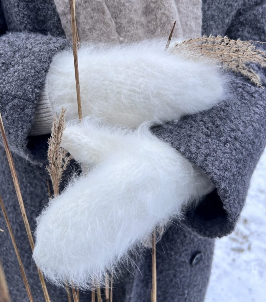 Damenhandschuhe aus weißem Angora-Kaninchenfell