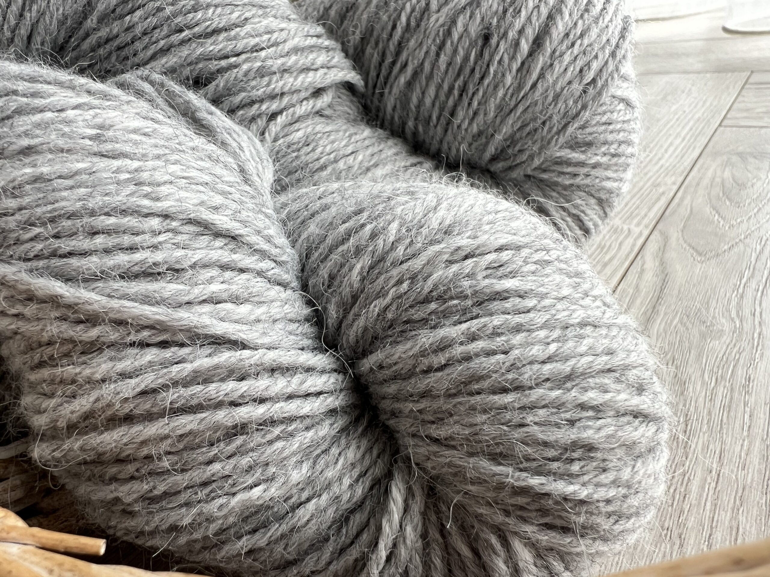 Graues Alpakawollgarn aus Litauen 100 gr.