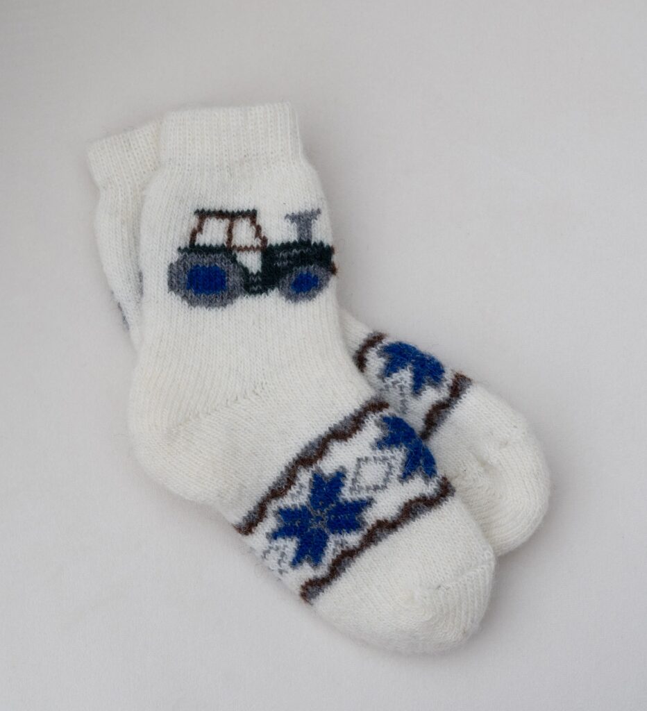 Kindersocken aus Merinowolle TRAKTORIUKAS