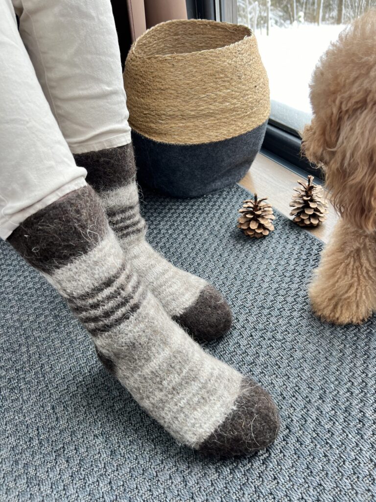 Natürliche Socken aus 100% Hundewolle