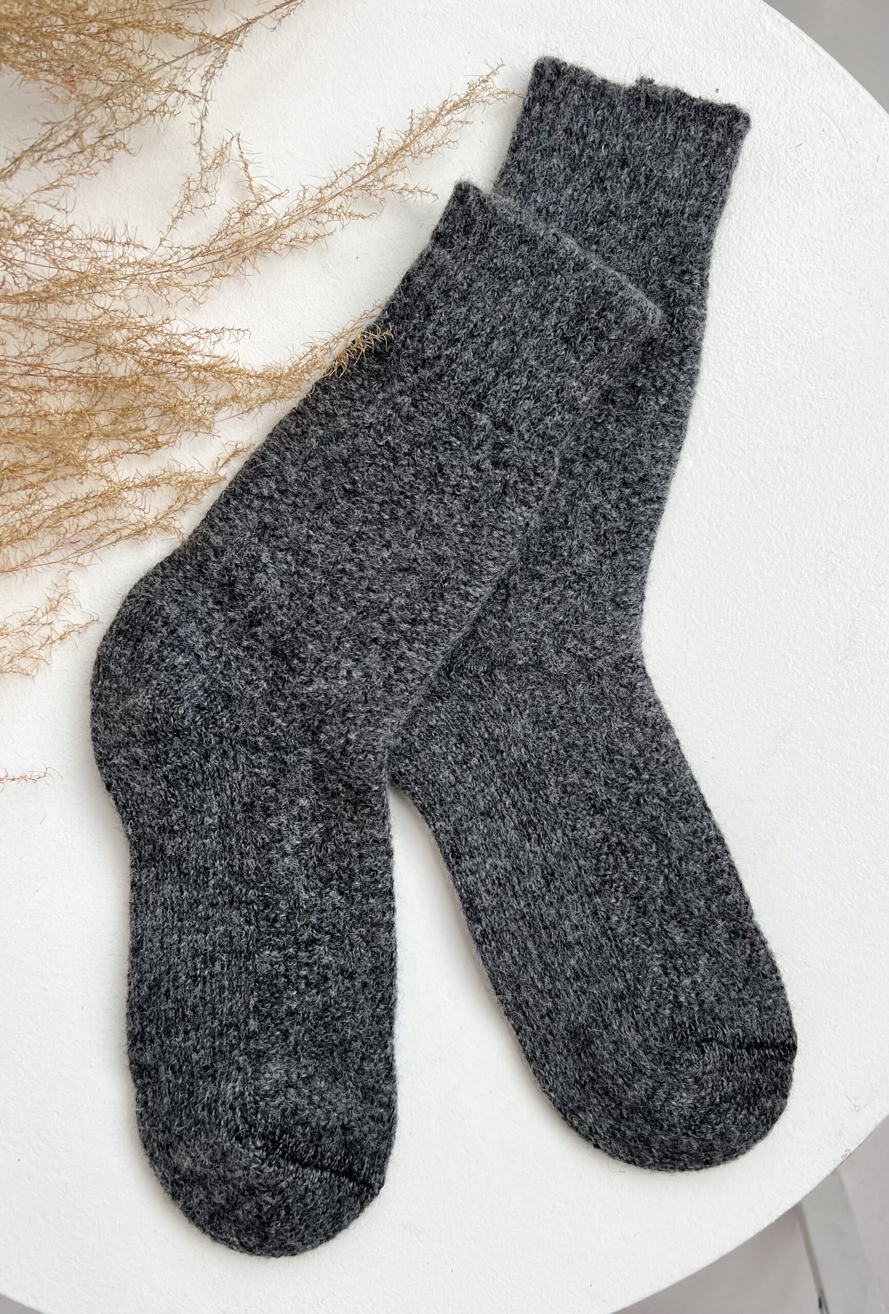 Socken aus neuseeländischer Schafwolle GRAFITAS