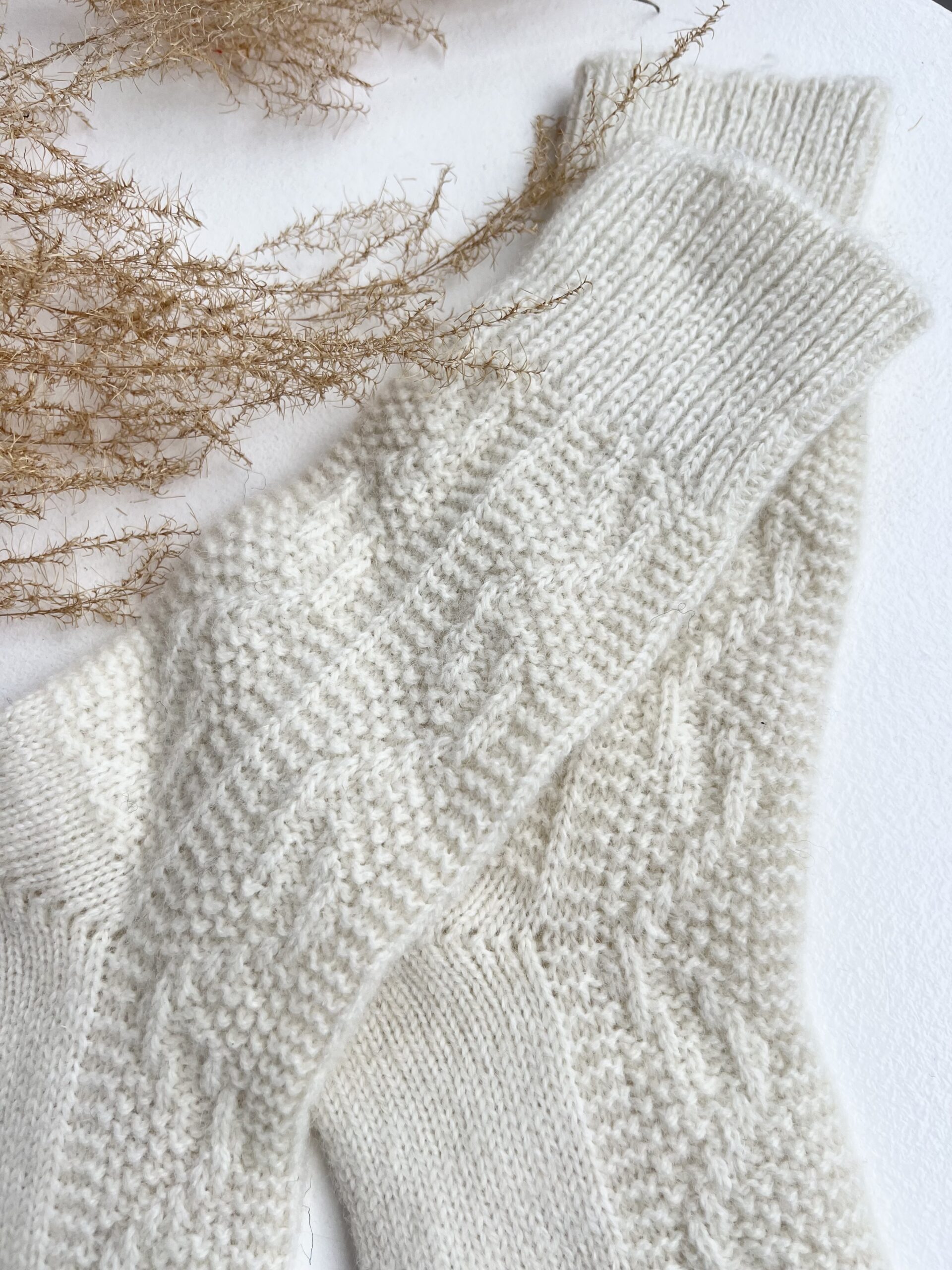 Socken aus neuseeländischer Schafswolle SNOWY