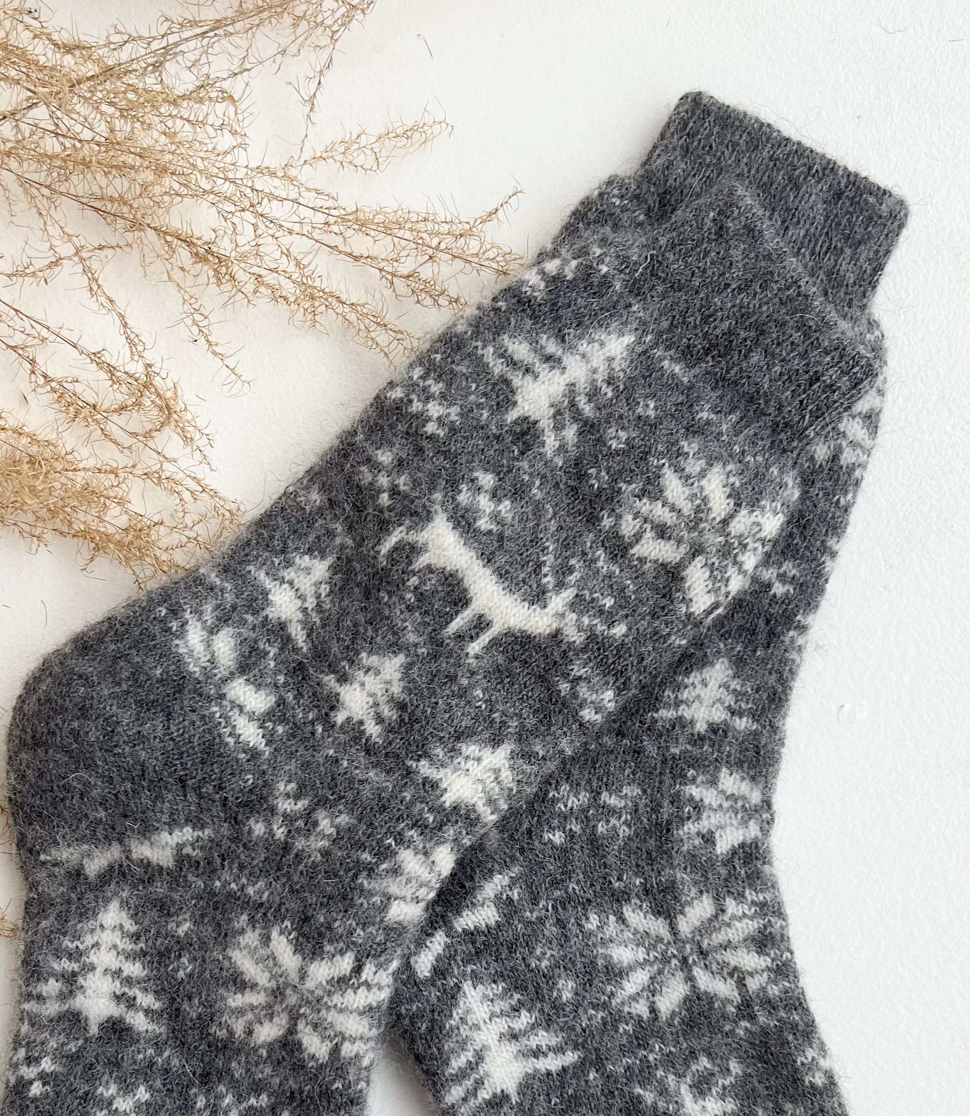 Socken aus Merinowolle WINTER IM WALD