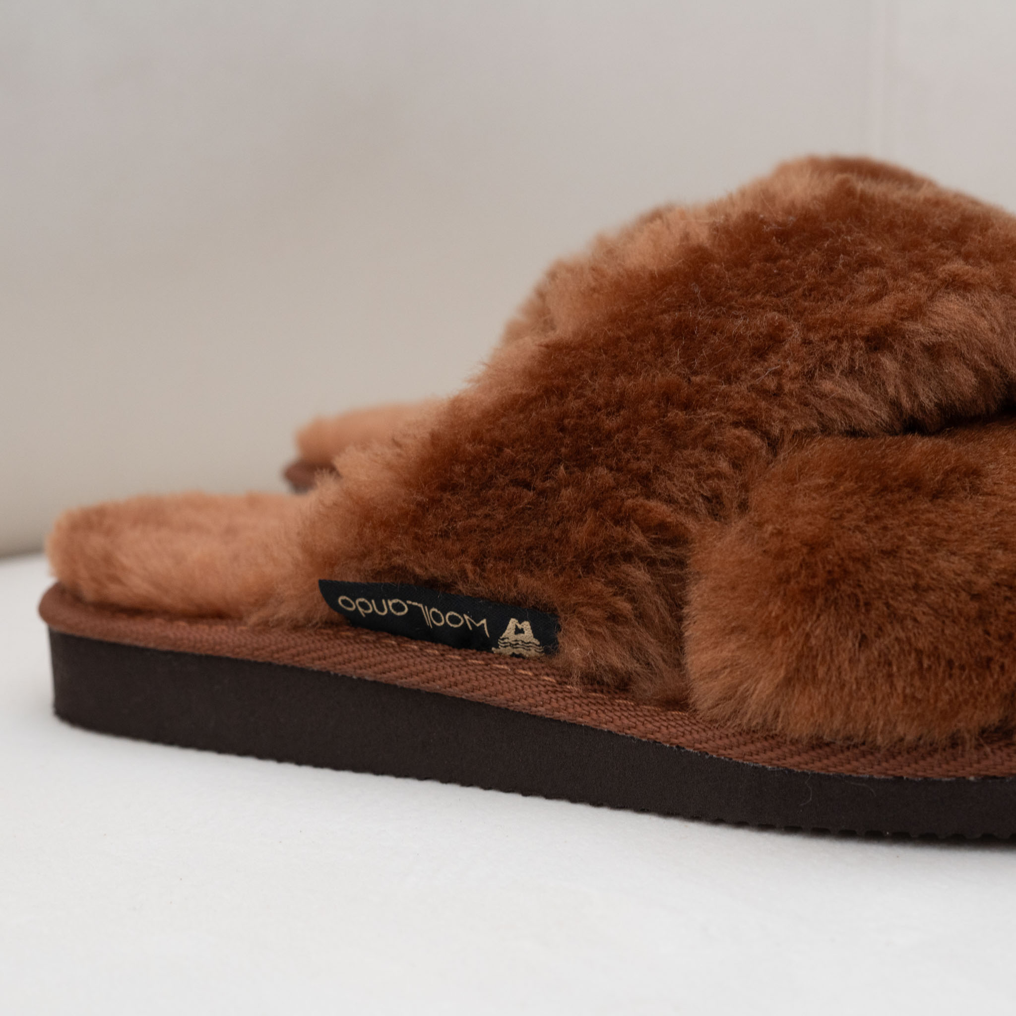 WoolLando Damen Naturpelz Braun Offene Pantoffel