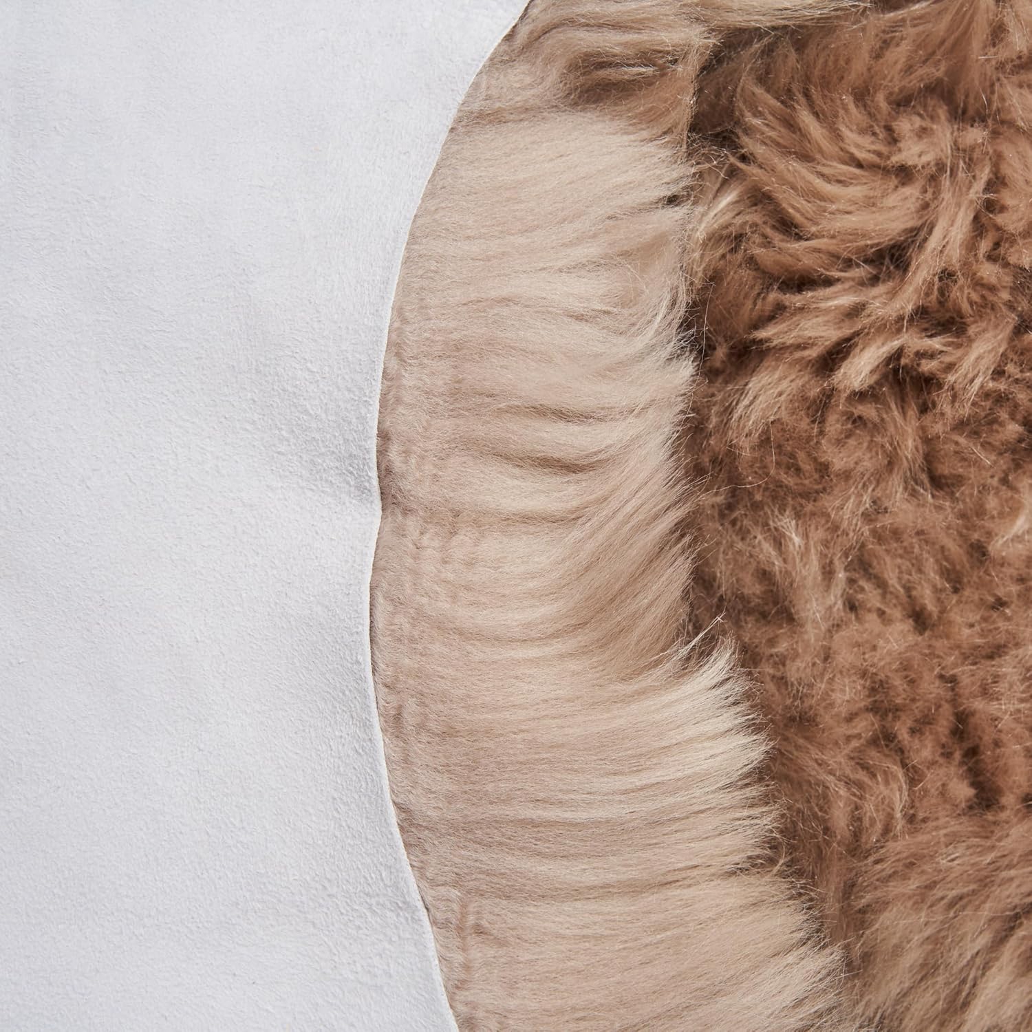 Naturgegerbtes dickes beigebraunes Merino-Schaffell 80×120 cm