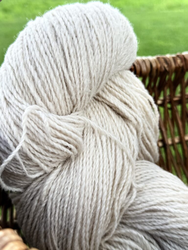 Neuseeländische Schafwolle Garn 1 kg – GELBLICH
