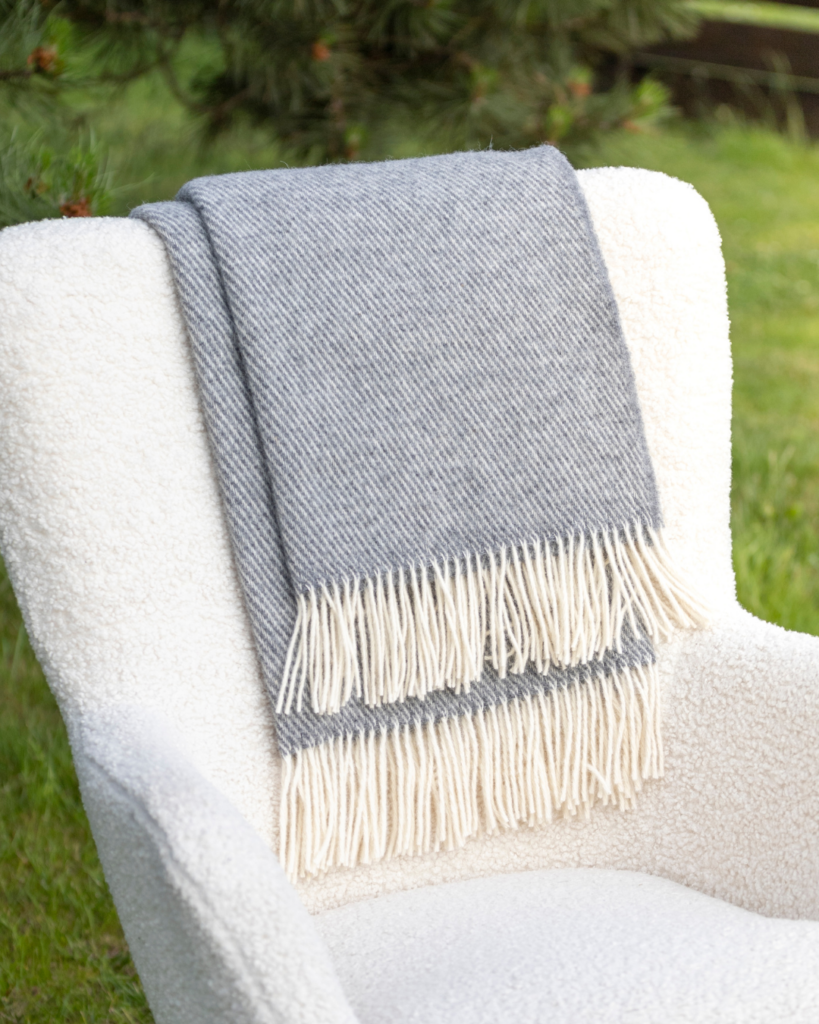 Woolland NEUSEELAND Luxus 100 % Wolldecke GEMUSTERT GRAU