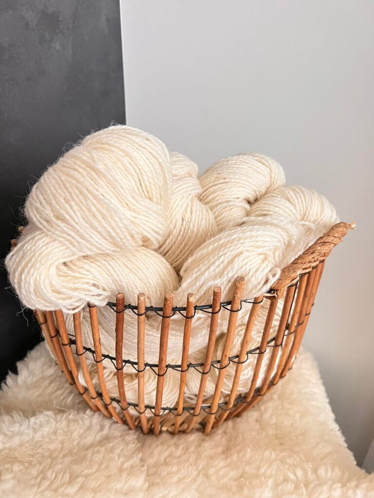 60% Sibirischer Husky Hundewolle, 40% Schafwolle 1 kg – WEIß, WoolLando