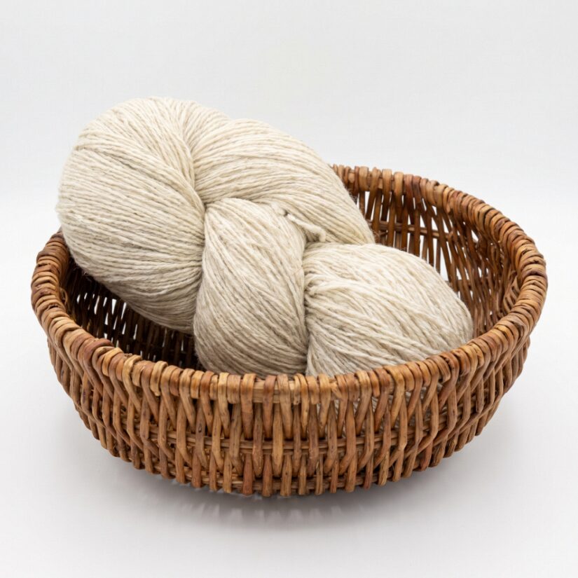 50% Hundewolle / 50% Schafwollgarn 1 kg – WHITE MELANGE, WoolLando
