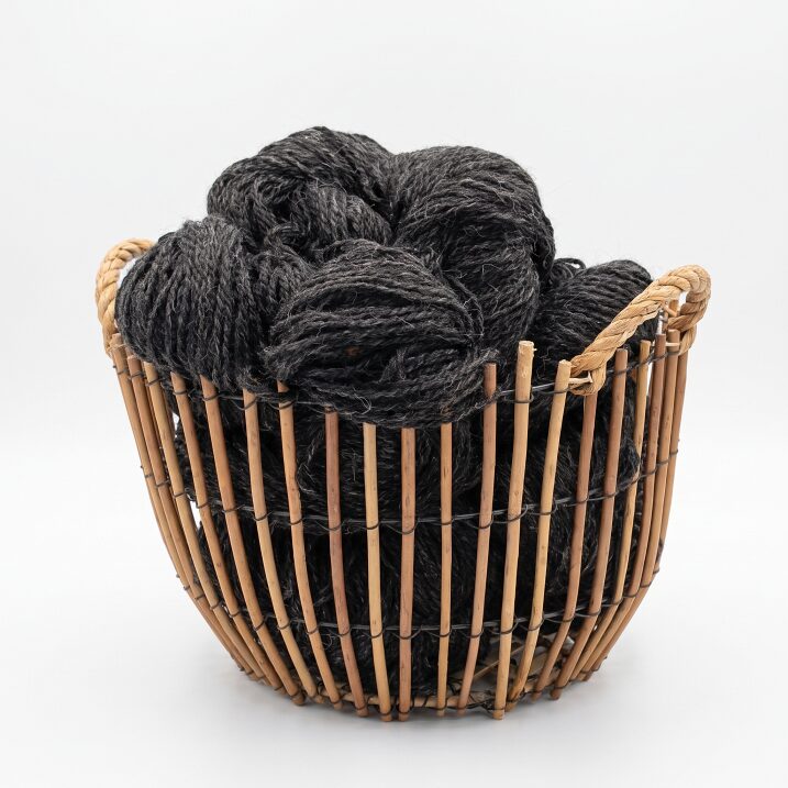 60% Sibirischer Husky Hundewolle, 40% Schafwolle 1 kg – SCHWARZ, WoolLando