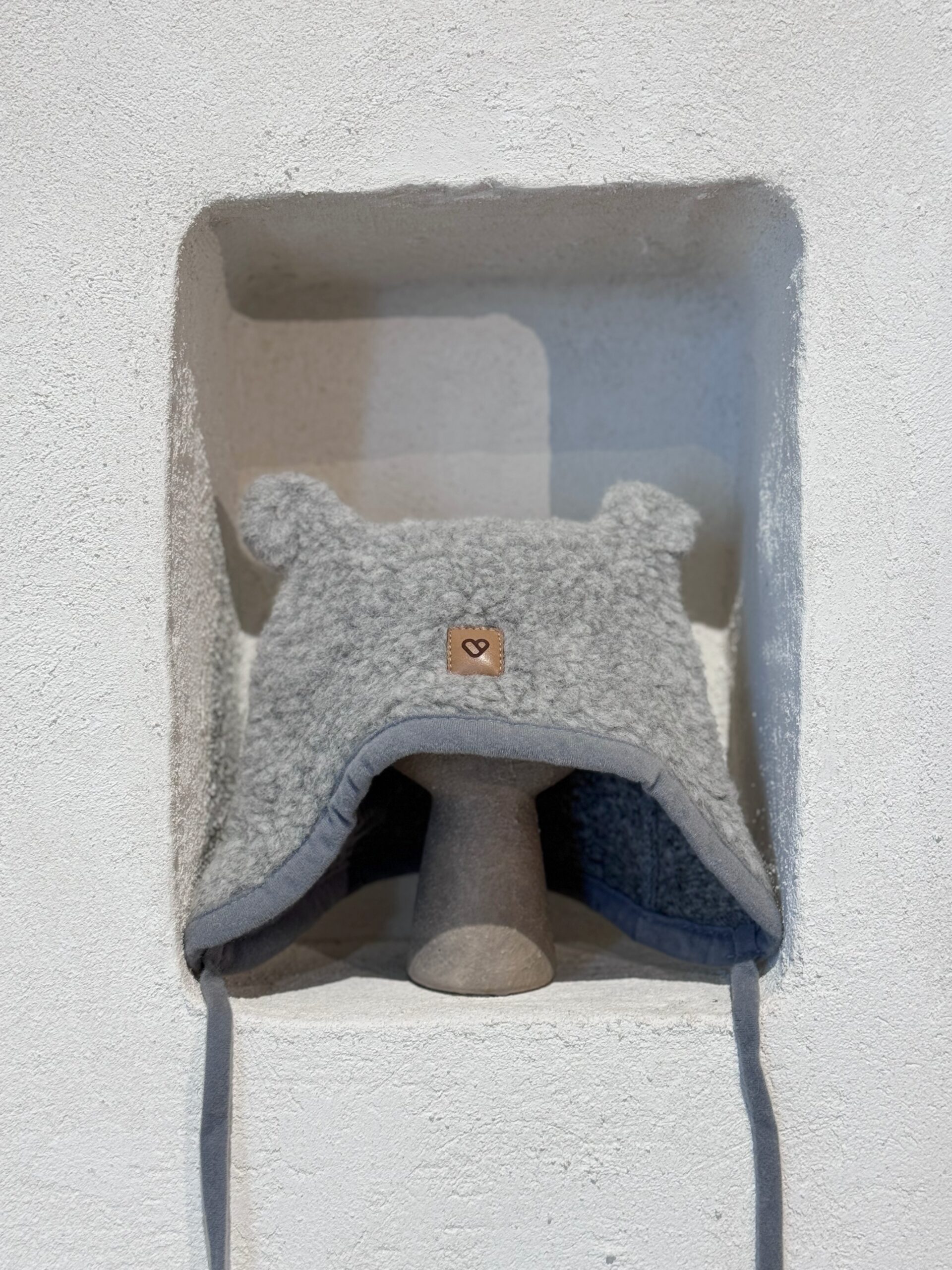 Kindermütze aus grauer Lammwolle, Zaffiro