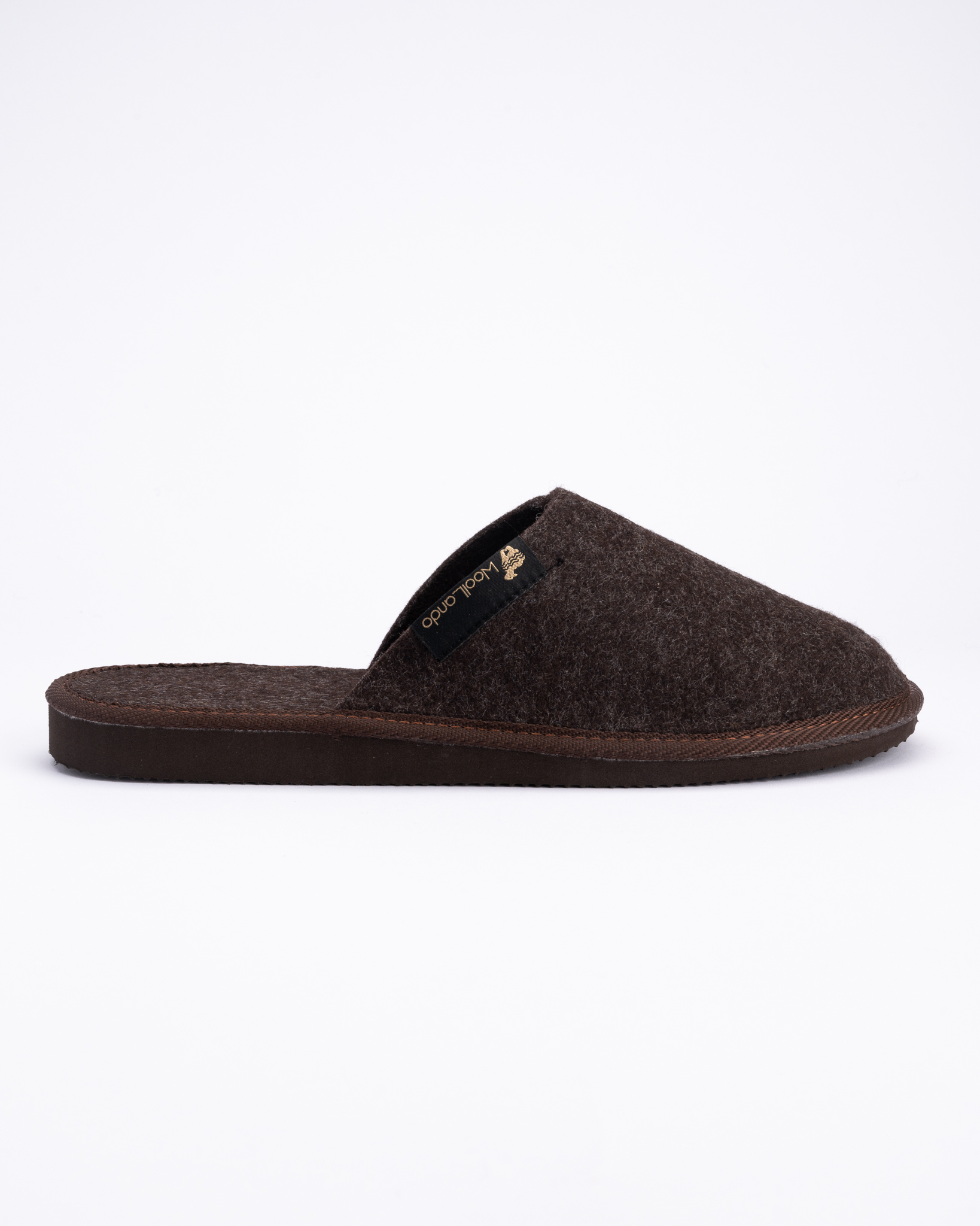 Braune Filzpantoffeln RIEŠUTAS – WoolLando