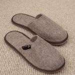 Hellbraune gefilzte Filz-Hausschuhe LINAS, WoolLando