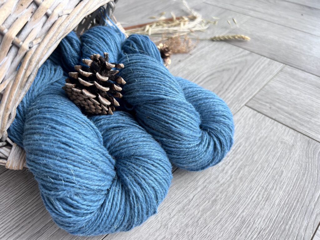 Schafwollegarn 1 kg – HELLBLAU, WoolLando