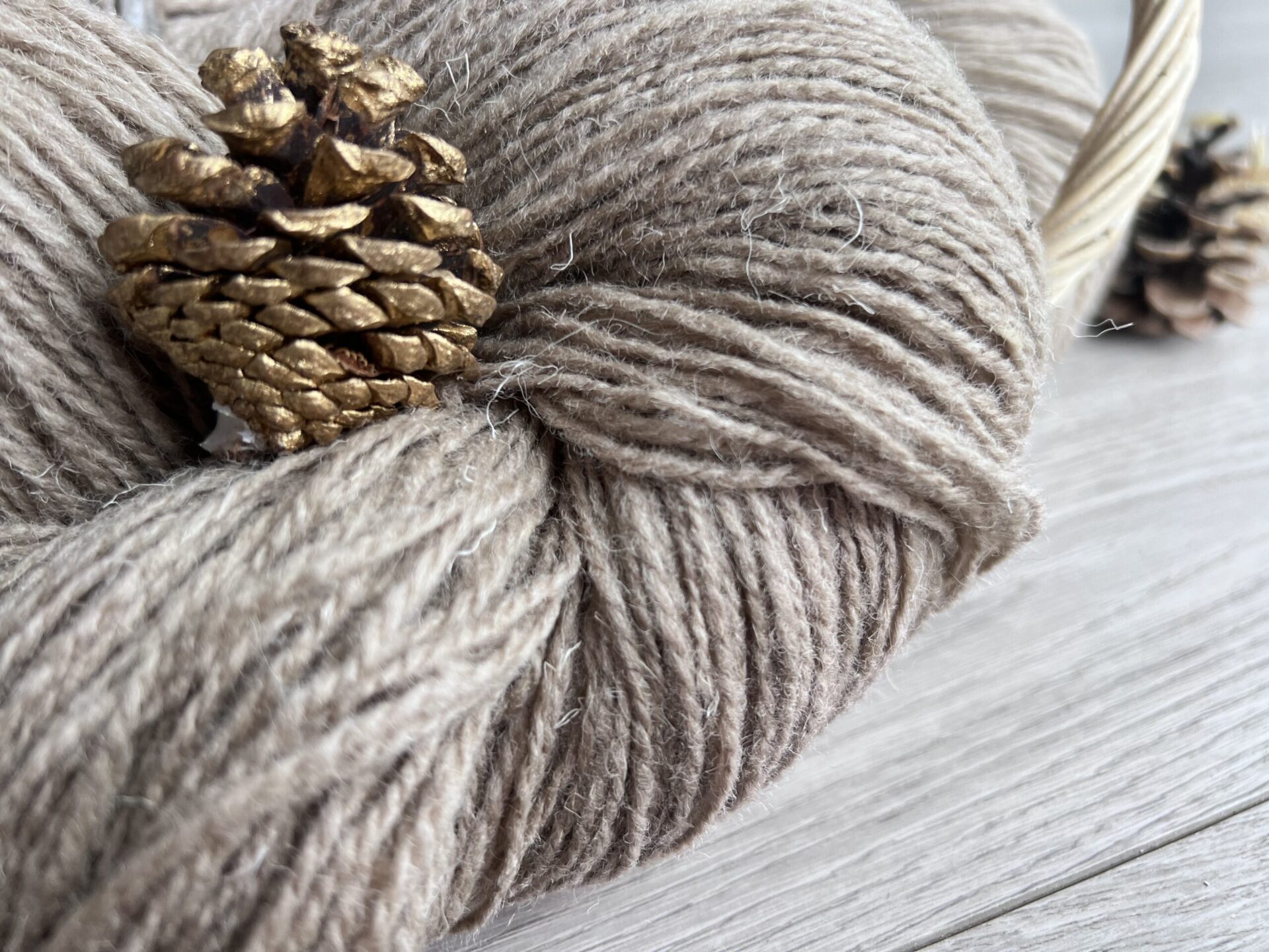 50% Schafwolle, 50% Hundewollegarn 1 kg – BRAUN, WoolLando