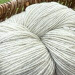 50% Hundewolle / 50% Schafwollgarn 1 kg – WHITE MELANGE, WoolLando
