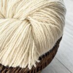 Schafwollegarn 1 kg – WEIß, WoolLando