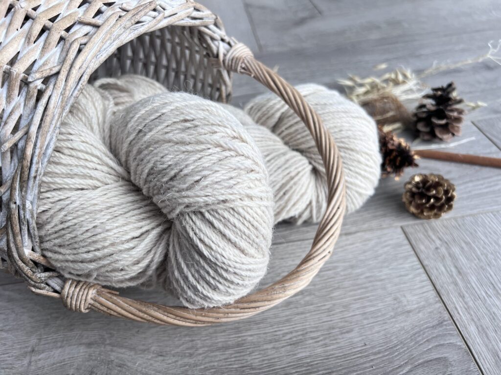 Neuseeland-Schafwollegarn 1 kg – CREME, WoolLando