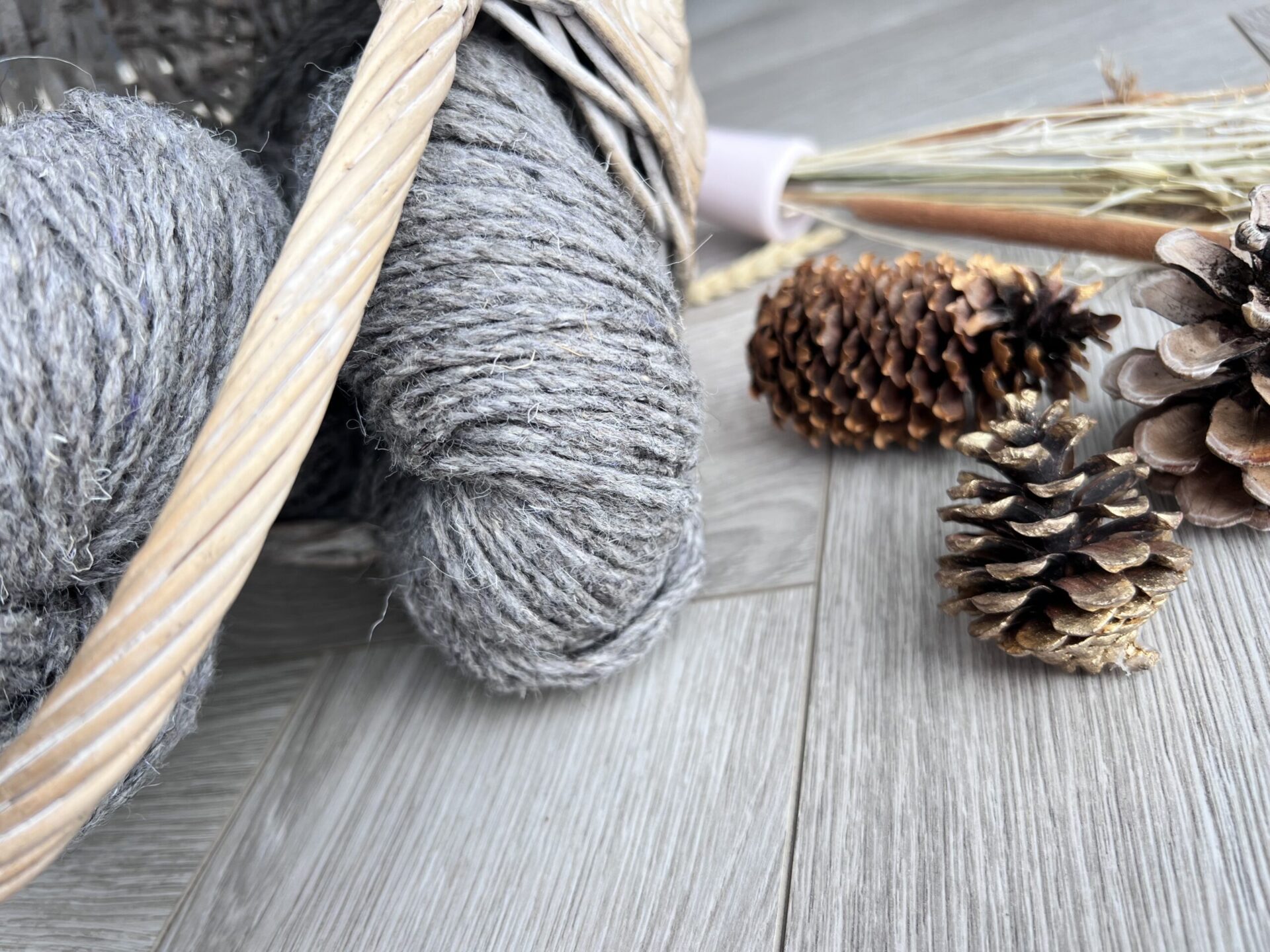 50% Hundewolle, 50% Schafwollegarn 1 kg – DUNKELGRAU, WoolLando