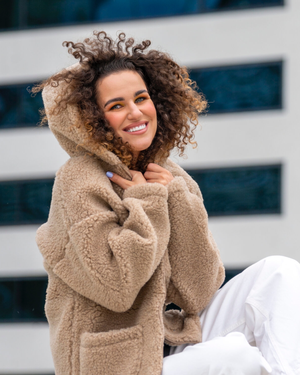 Braune Damenjacke aus Lammwolle mit Kapuze Zoya, Zaffiro