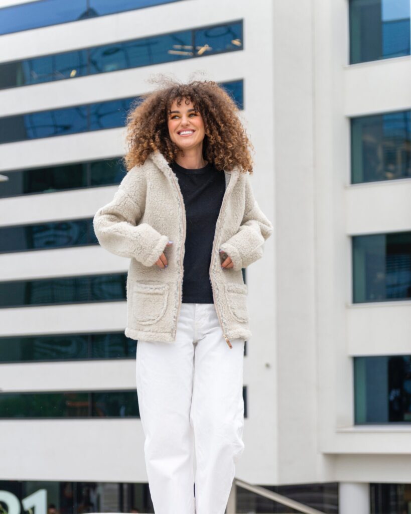 Cremefarbige Lammwolljacke mit Kapuze ZOYA, Zaffiro