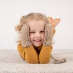 Kinder-Fäustlinge aus brauner Lammwolle mit Kordel, Zaffiro