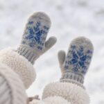 Kinder-Wollfäustlinge BLUE SNOWFLAKE, WoolLando